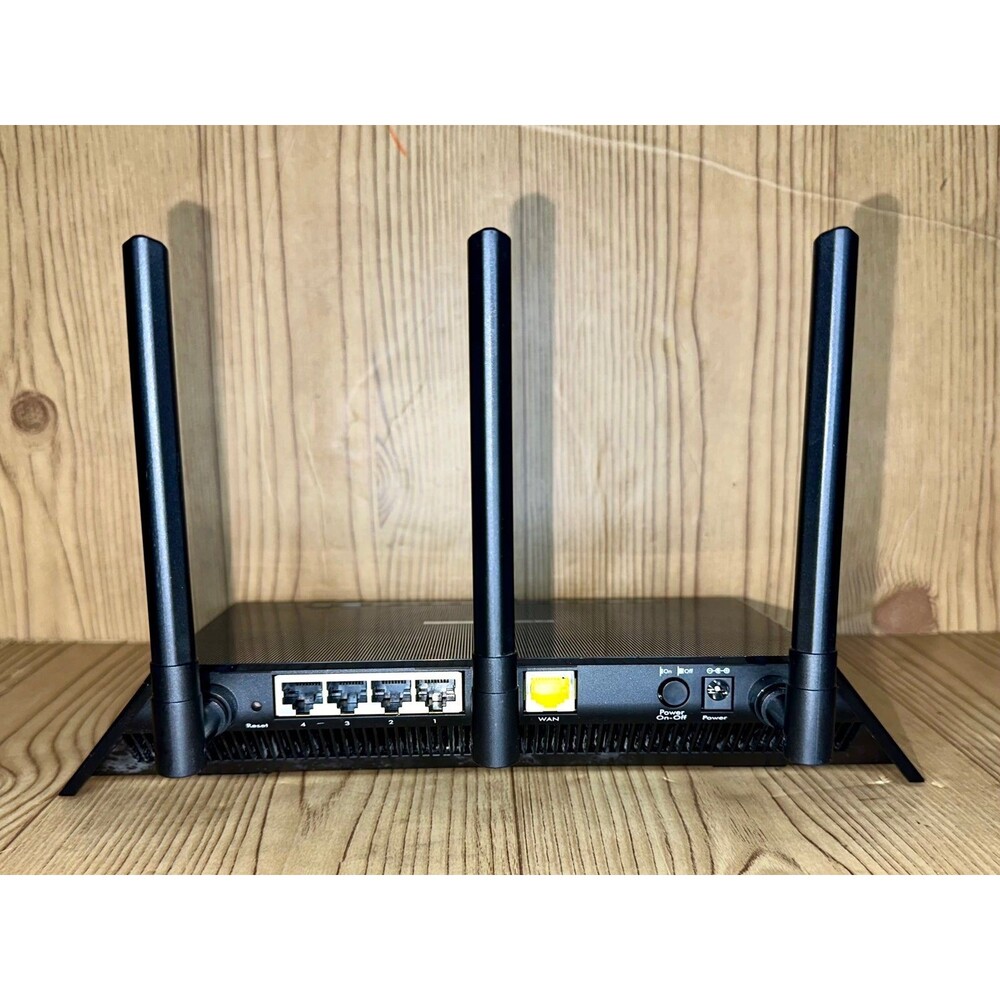 Netgear Nighthawk R6700v3 AC1750 Smart WiFi Router - Picture 2 of 4